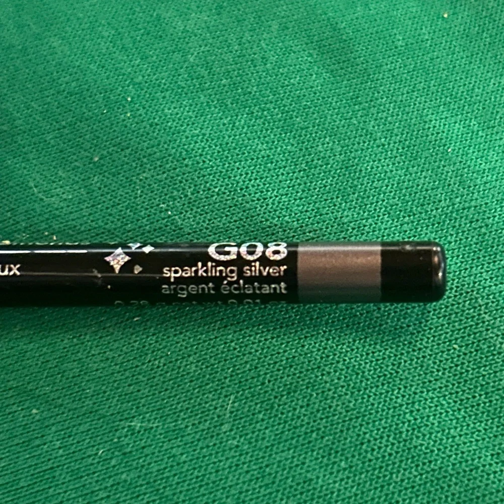 Avon Glimmersticks Diamonds Eyeliner. Sparkling Silver